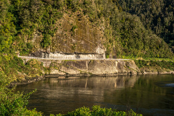 Naklejka premium River scenery in the Lower Buller gorge between Westport and Inangahua Junction