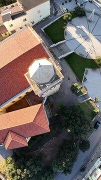 riprese drone della Chiesa parrocchiale di San Giovanni Battista a San Giovanni Suergiu in Sardegna (60 FPS, riprese verticali per social)