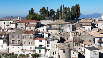 Il borgo medievale di Fumone, Frosinone, Lazio, Italia.
Vista aerea panoramica dell'antico villaggio.
