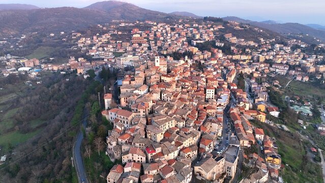Il centro storico di Fiuggi, Frosinone, Lazio, Italia.
Vista aerea panoramica della localit&agrave; turistica della ciociaria famosa per l'acqua diuretica..