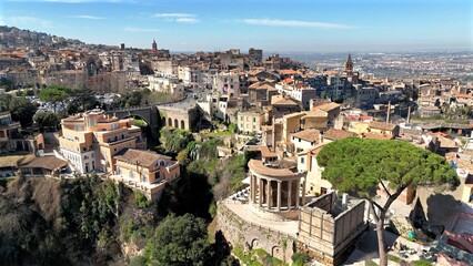 Tivoli, città del Lazio vicino Roma, famosa per le cascate e Villa Adriana. Italia.
Vista aerea...