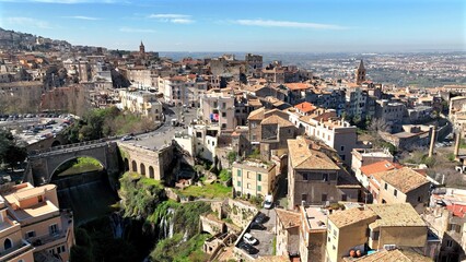 Tivoli, città del Lazio vicino Roma, famosa per le cascate e Villa Adriana. Italia.
Vista aerea...