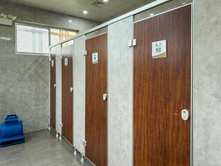 Modern Restroom Design: Stylish and Functional Privacy Solutions