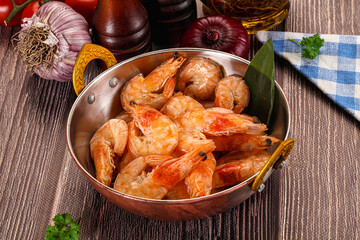 Steamed red prawn with spices