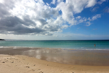 La playa Balneario en la localidad de Tarifa, Cadiz, Andalucia (España) en una mañana soleada de...