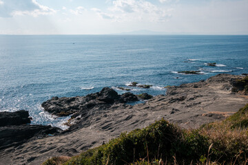 岩場と海