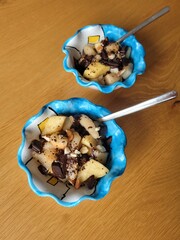 Pera caramellata e cioccolato fondente