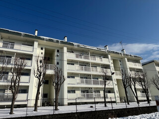 古い団地のある風景