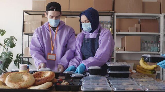 Feeding the hungry: Muslim community charity work in Ramadan
