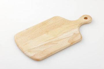 白背景に置いた木製のカッティングボード　Wooden cutting board on white background