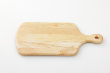 白背景に置いた木製のカッティングボード　Wooden cutting board on white background