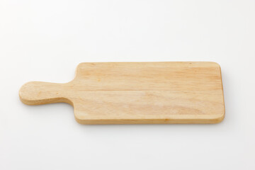 白背景に置いた木製のカッティングボード　Wooden cutting board on white background