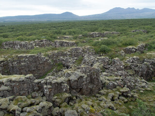 Where the tectonic plates separate in Iceland