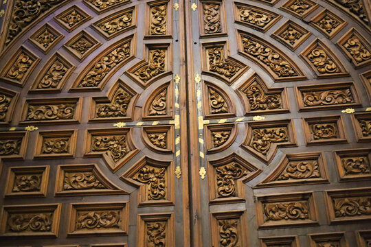 Detalles de iglesias y templos religiosos de Puebla, M&eacute;xico
