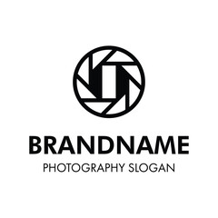 Letter I Shutter Photography Logo, for brand related to camera, lens, and aperture