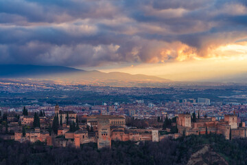 Fototapeta premium Atardecer sobre la Alhambra, Granada