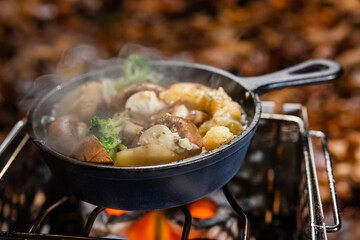 キャンプの食事　Outdoor and camping breakfast set