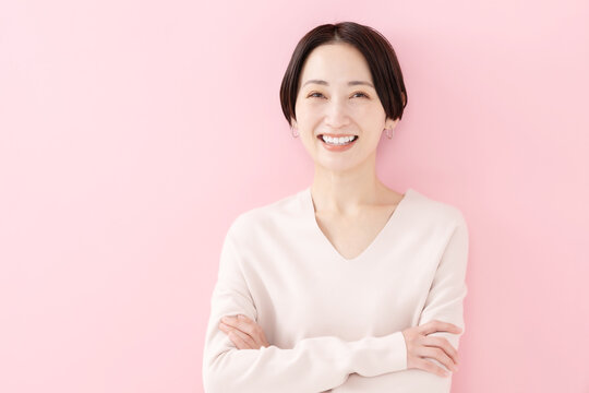 女性・ピンクバック