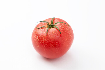 白背景にみずみずしいトマト