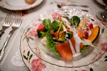 コース料理のサラダ
