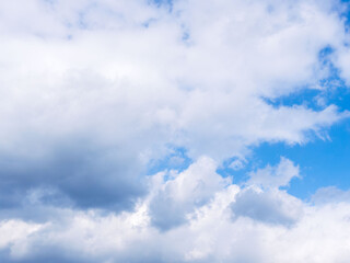 1月の青空と白い雲110