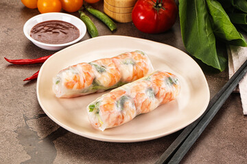 Vietnamese spring roll with prawn