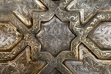 The art and pattern of carving silverware.