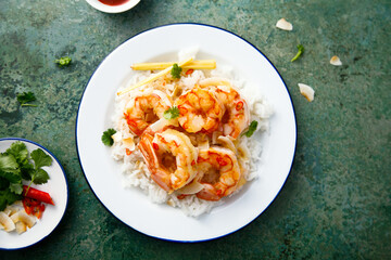 Shrimps with coconut rice and pepper