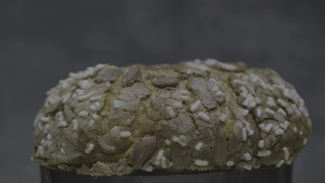 Panettone Artigianale Mandorlato filmed sony FX3 S-Log3/S-Gamut3.cine e ottica 90mm macro sony. File ProRes 422 10bit 4K