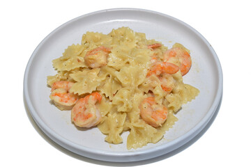 Ready-to-eat farfalle pasta in a creamy sauce with shrimps.