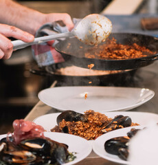 Paellas clasicas españolas de arroz y mariscos 