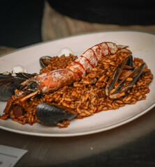 Paellas clasicas españolas de arroz y mariscos 