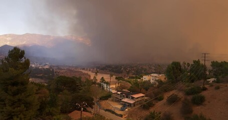 Pasadena Eaton Fire California Canyon Pan Smoke Sky