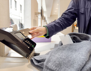 self checkout systems in retail stores,Barcode scanner,Self checkout machine	