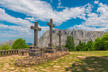 Cruces de Urkiola mirando al cresterio