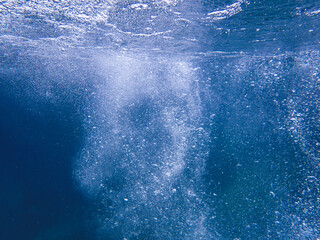 bubble, underwater, bubbles, water, sea, under, aquatic, blue, ocean, clear, background, air, surface, liquid, undersea, abstract, clean transparent, bubbling, marine tropical, deep, sun, drop splash