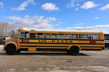 BUS JAUNE AMERICAIN