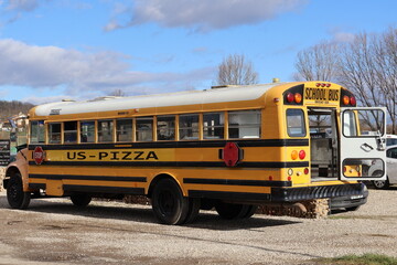 BUS JAUNE AMERICAIN