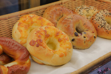 Many favor of bagels in bakery shop.