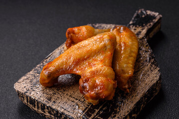 Grilled chicken wings with salt and spices