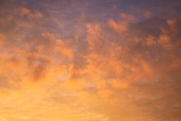 燃えるような夕焼け雲