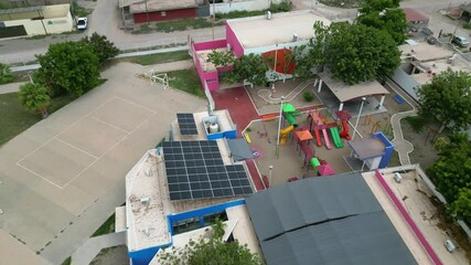 Innovation in the generation of energy in offices with solar panels