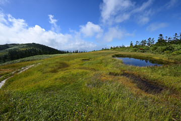 Obraz premium Climbing Mt. Aizu-Komagatake, Fukushima, Japan