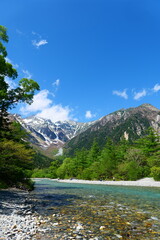 中部山岳国立公園、上高地より穂高連峰を望む。松本、長野、日本。5月下旬。