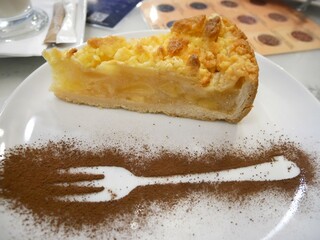 盛り付けがオシャレなアップルパイ