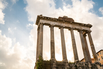 Fototapeta premium Ancient Roman Architecture: The Temple of Saturn in Rome