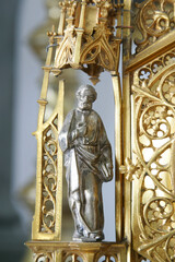 Obraz premium Detail of the monstrance with the figure of St. Peter in the parish church of Saint Anne in Sutlanska Poljana, Croatia