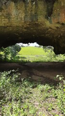 gruta da pedra furada em laranjeiras, sergipe