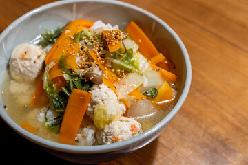 野菜たっぷり肉団子雑炊