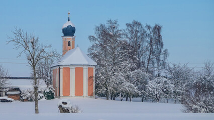 schneebedeckte D&auml;cher
